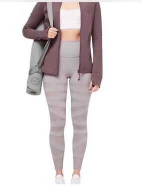 Lululemon Wunder Under mesh panel leggings